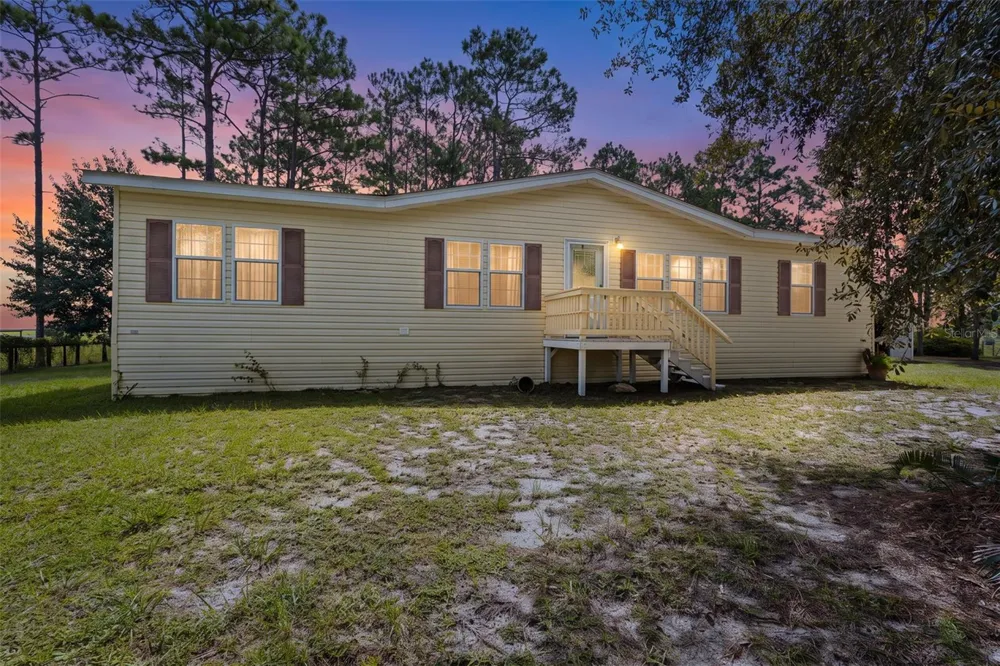 1411 SE STATE ROAD 121 Morriston, FL 32668