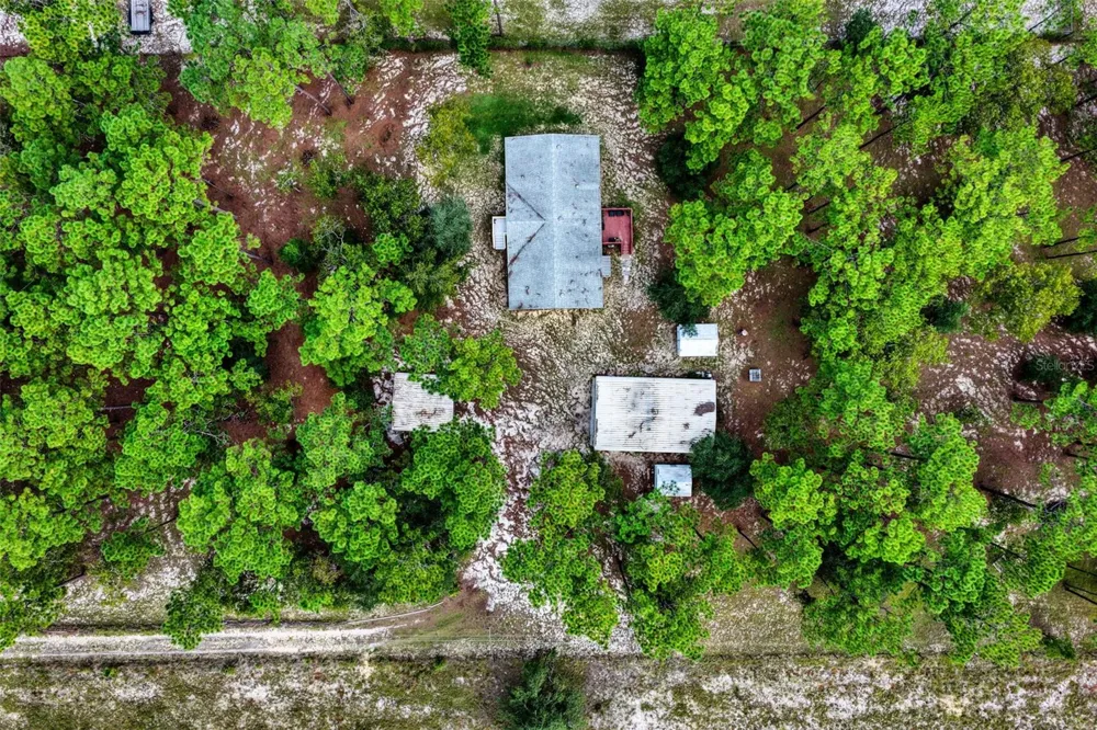1411 SE STATE ROAD 121 Morriston, FL 32668