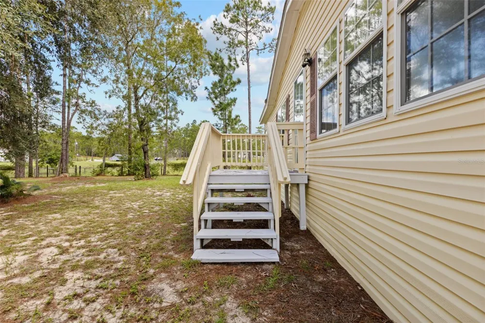 1411 SE STATE ROAD 121 Morriston, FL 32668