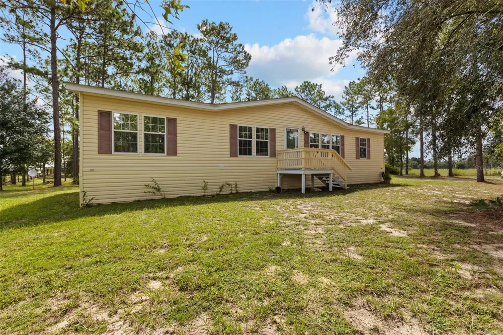 1411 SE STATE ROAD 121 Morriston, FL 32668
