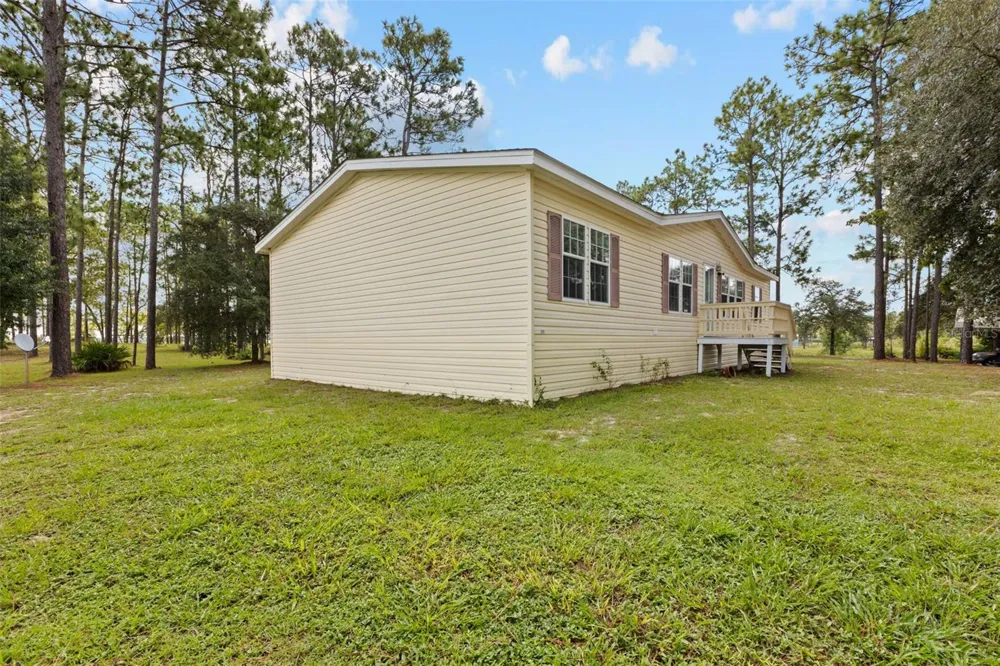 1411 SE STATE ROAD 121 Morriston, FL 32668