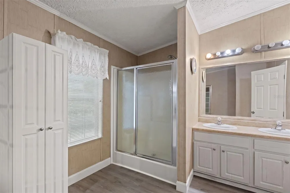 1411 SE STATE ROAD 121 Morriston, FL 32668