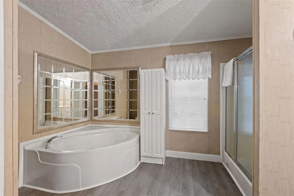 1411 SE STATE ROAD 121 Morriston, FL 32668