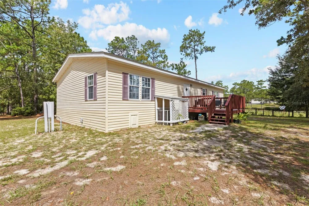 1411 SE STATE ROAD 121 Morriston, FL 32668