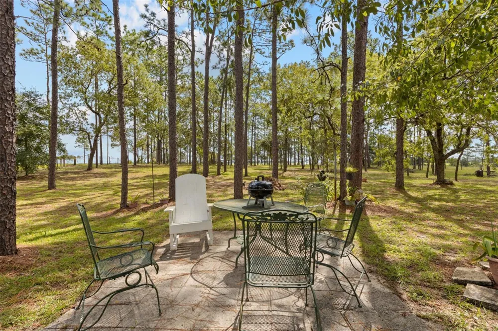 1411 SE STATE ROAD 121 Morriston, FL 32668