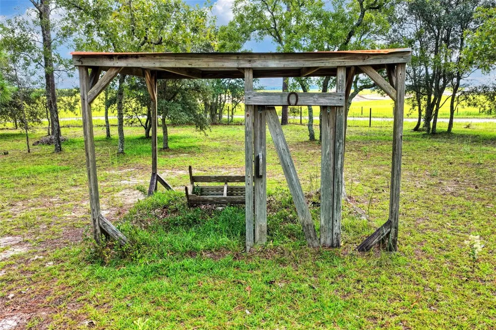 1411 SE STATE ROAD 121 Morriston, FL 32668