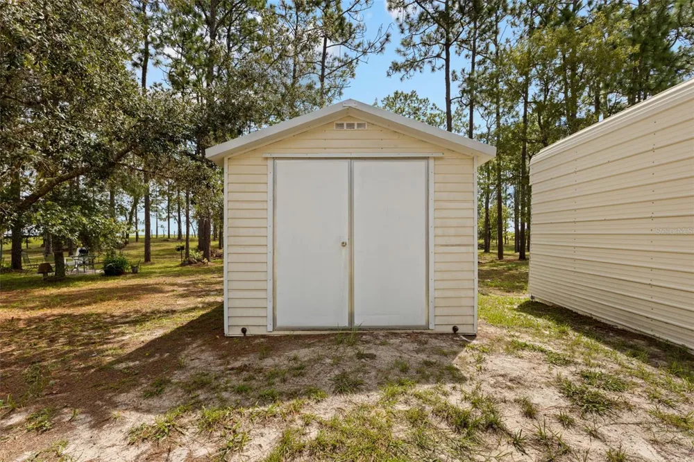 1411 SE STATE ROAD 121 Morriston, FL 32668
