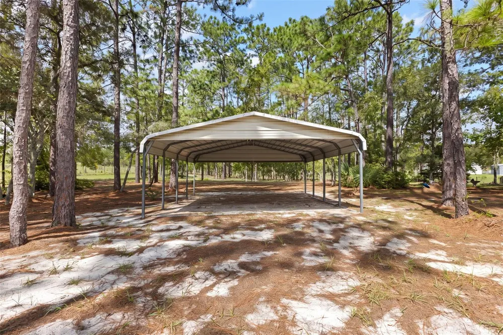 1411 SE STATE ROAD 121 Morriston, FL 32668