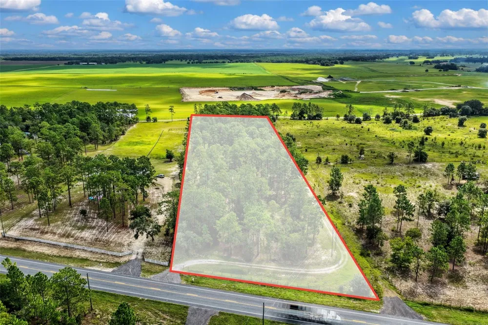 1411 SE STATE ROAD 121 Morriston, FL 32668