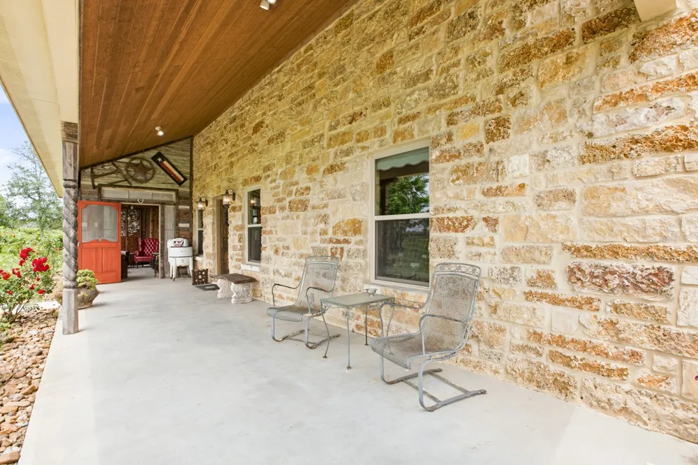 7835 Berger Rd Schulenburg, TX 78956