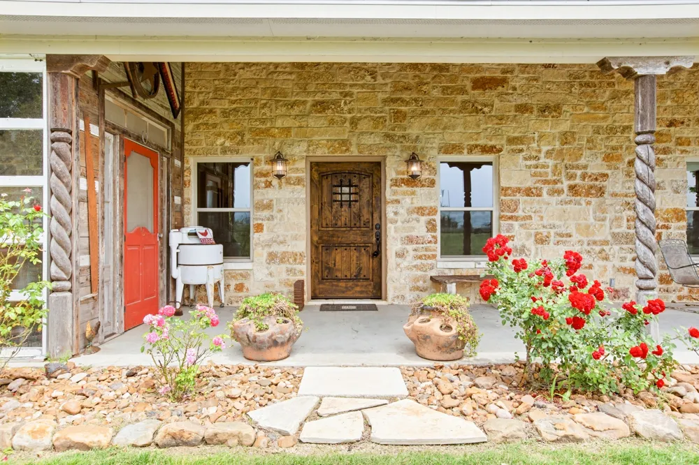7835 Berger Rd Schulenburg, TX 78956