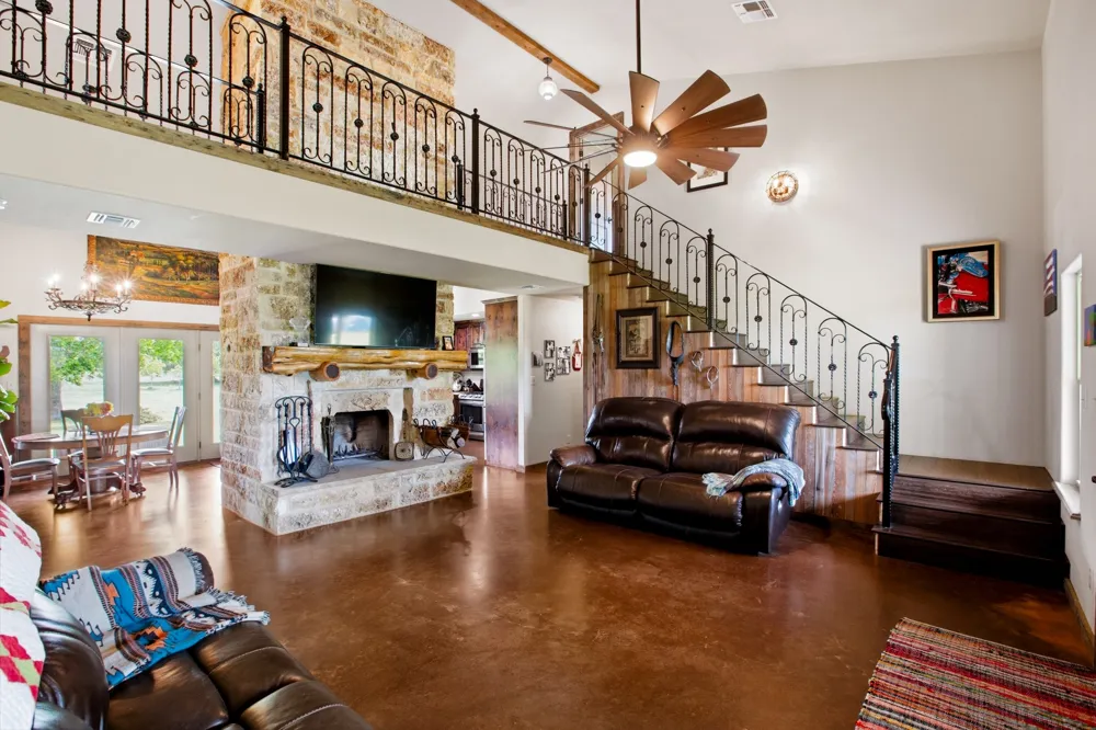 7835 Berger Rd Schulenburg, TX 78956