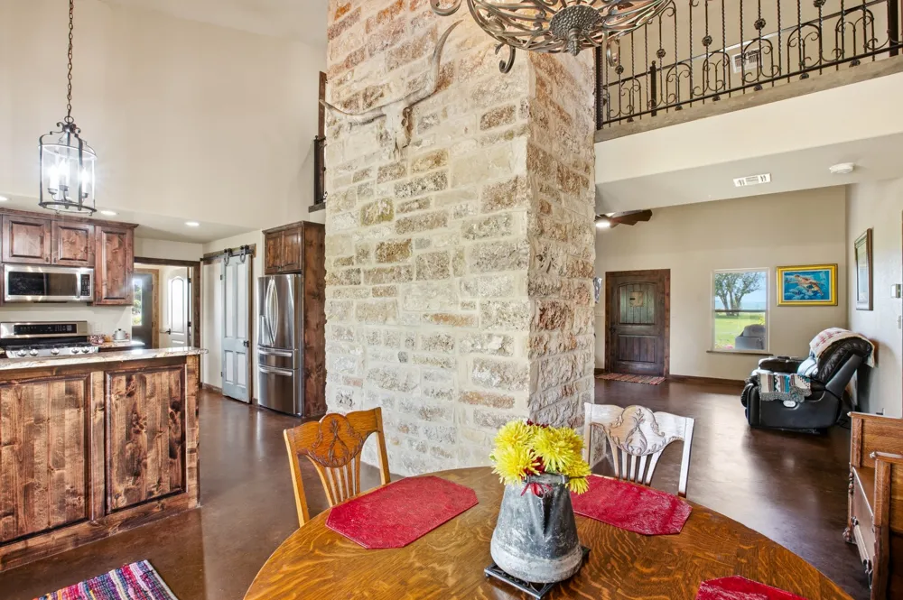 7835 Berger Rd Schulenburg, TX 78956