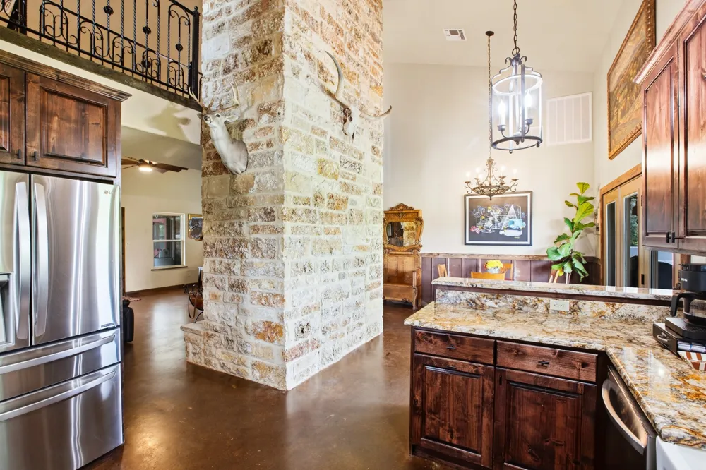 7835 Berger Rd Schulenburg, TX 78956