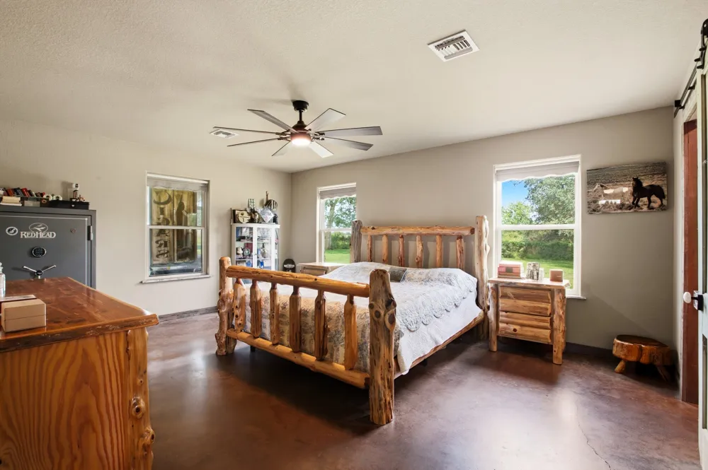 7835 Berger Rd Schulenburg, TX 78956
