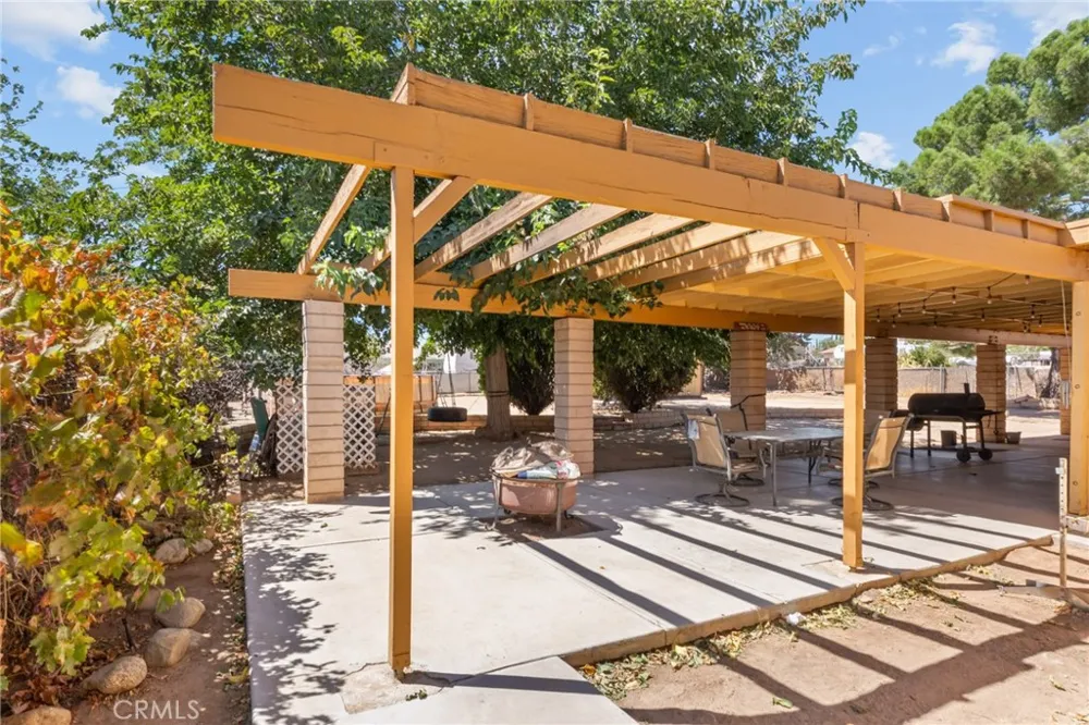 16371 Adelia Hesperia, CA 92345