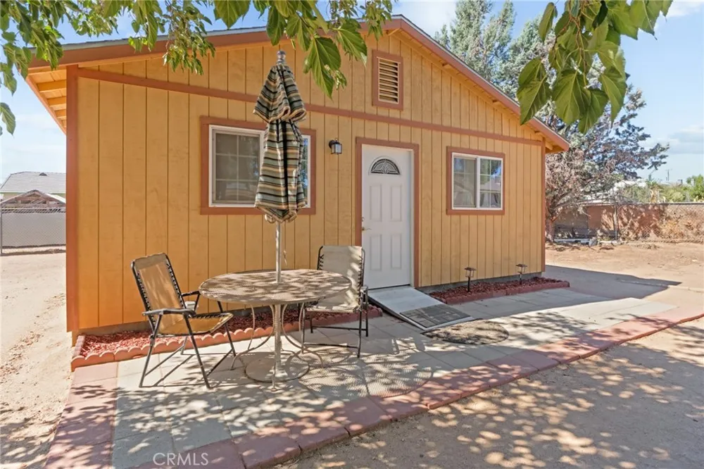 16371 Adelia Hesperia, CA 92345