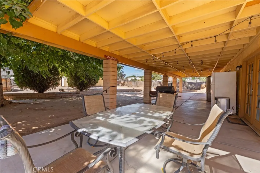 16371 Adelia Hesperia, CA 92345