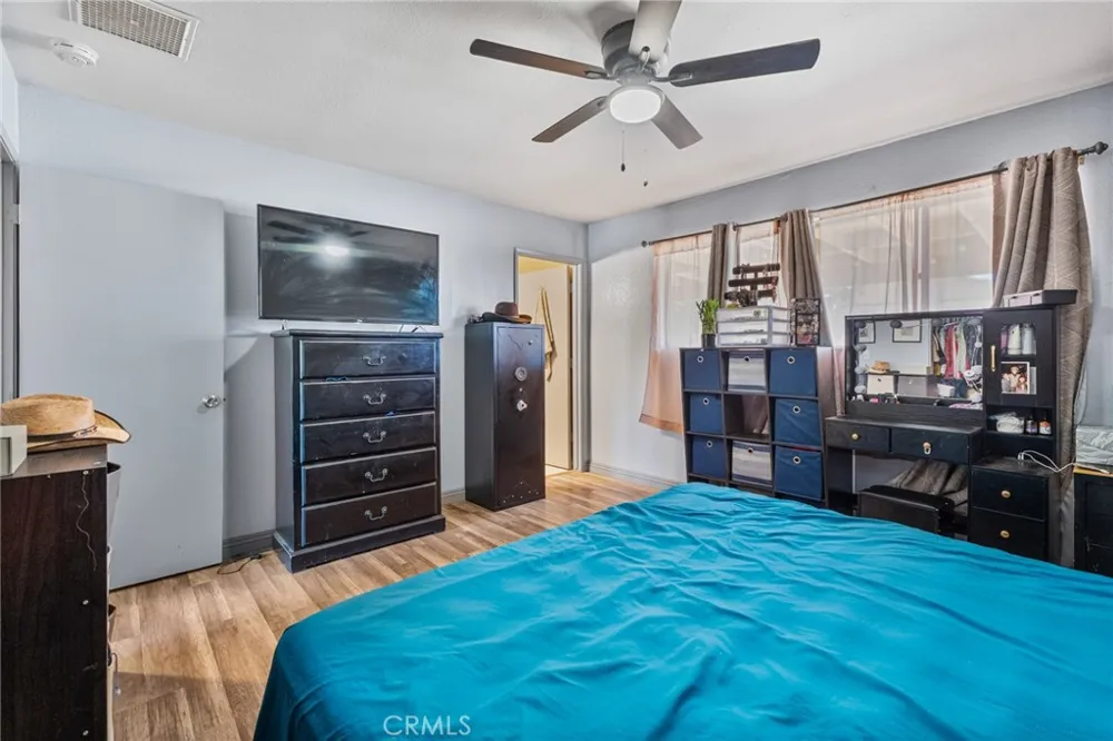 16371 Adelia Hesperia, CA 92345