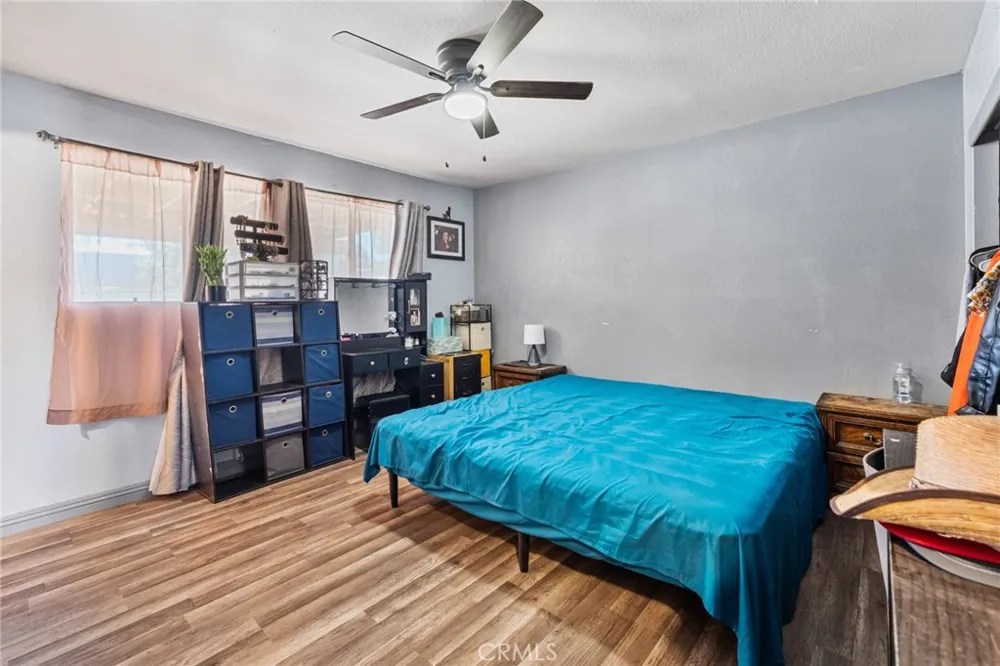 16371 Adelia Hesperia, CA 92345