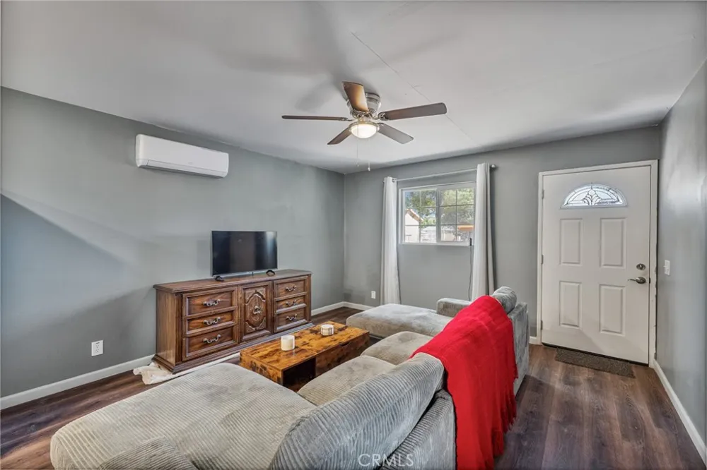 16371 Adelia Hesperia, CA 92345