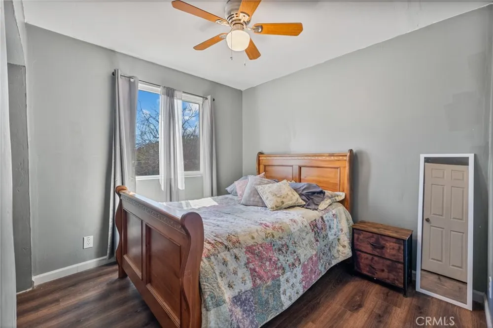 16371 Adelia Hesperia, CA 92345