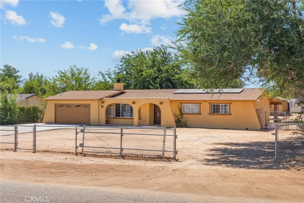 16371 Adelia Hesperia, CA 92345