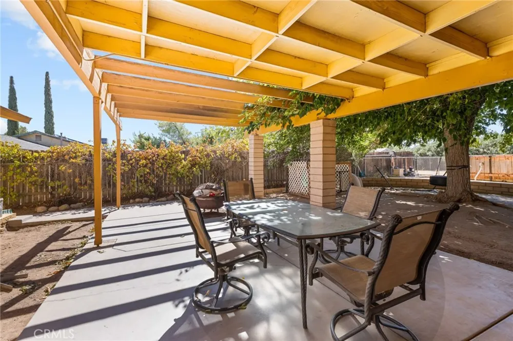 16371 Adelia Hesperia, CA 92345