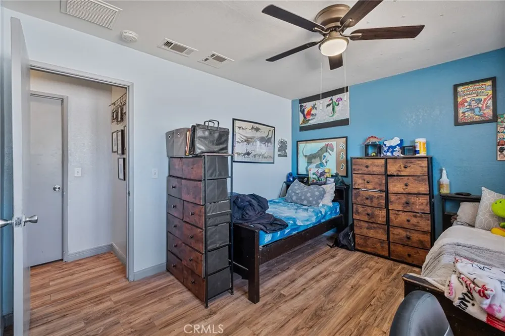 16371 Adelia Hesperia, CA 92345