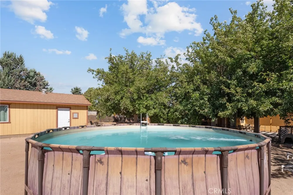 16371 Adelia Hesperia, CA 92345