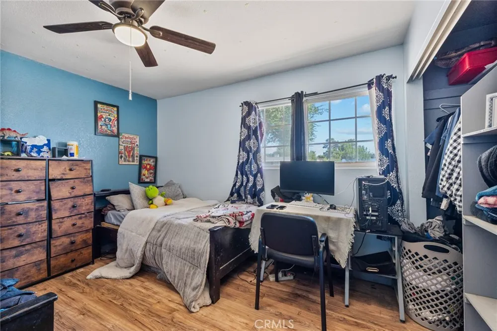 16371 Adelia Hesperia, CA 92345