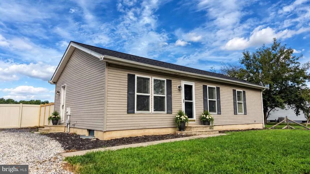1979 ANDREWS LAKE ROAD Felton, DE 19943