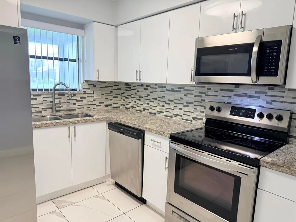 1104 RIVERSIDE DRIVE 