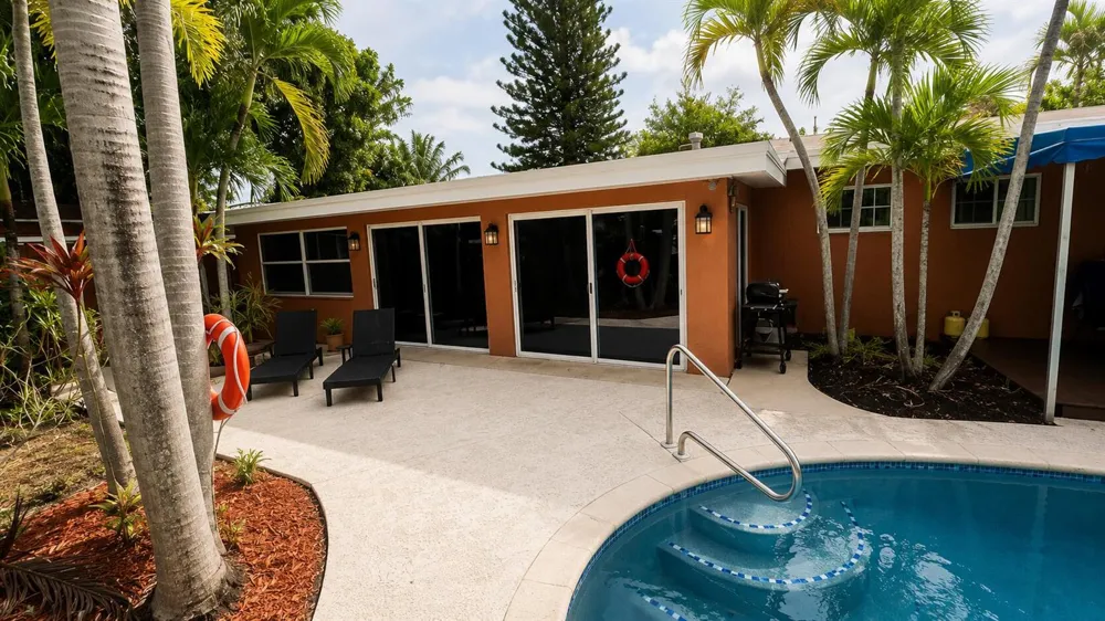 2041 SW 23RD AVENUE Fort Lauderdale, FL 33312