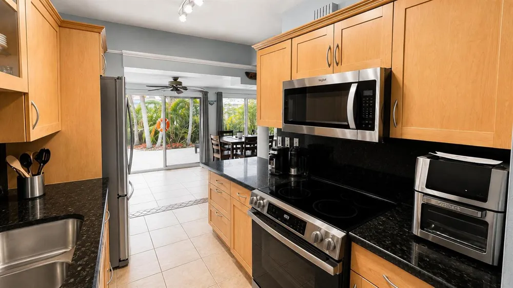 2041 SW 23RD AVENUE Fort Lauderdale, FL 33312
