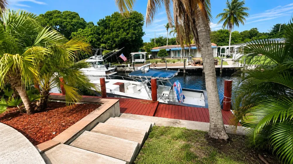 2041 SW 23RD AVENUE Fort Lauderdale, FL 33312