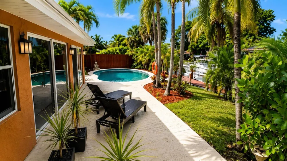 2041 SW 23RD AVENUE Fort Lauderdale, FL 33312