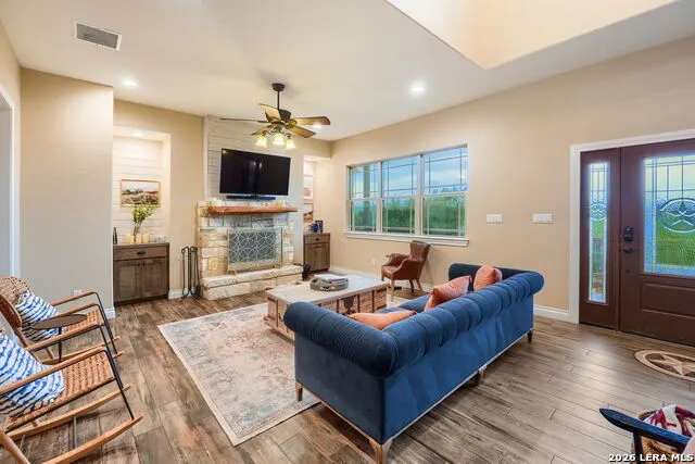 441 EAGLE LN Fischer, TX 78623