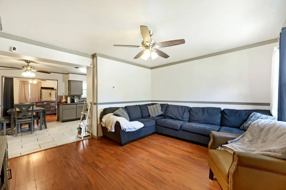 2305 Arcady Lane Lancaster, TX 75134