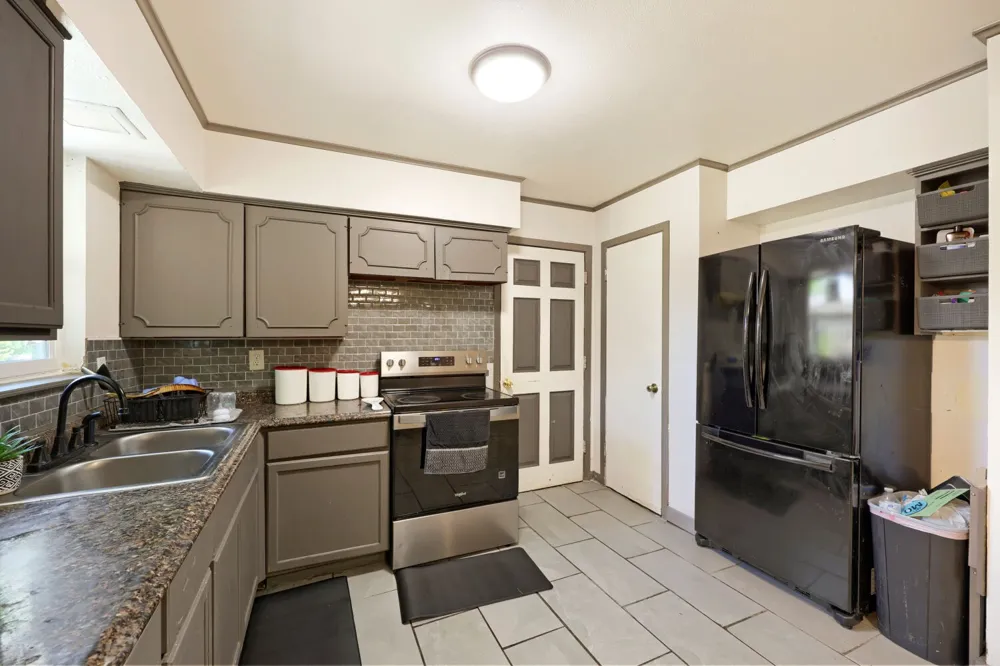 2305 Arcady Lane Lancaster, TX 75134
