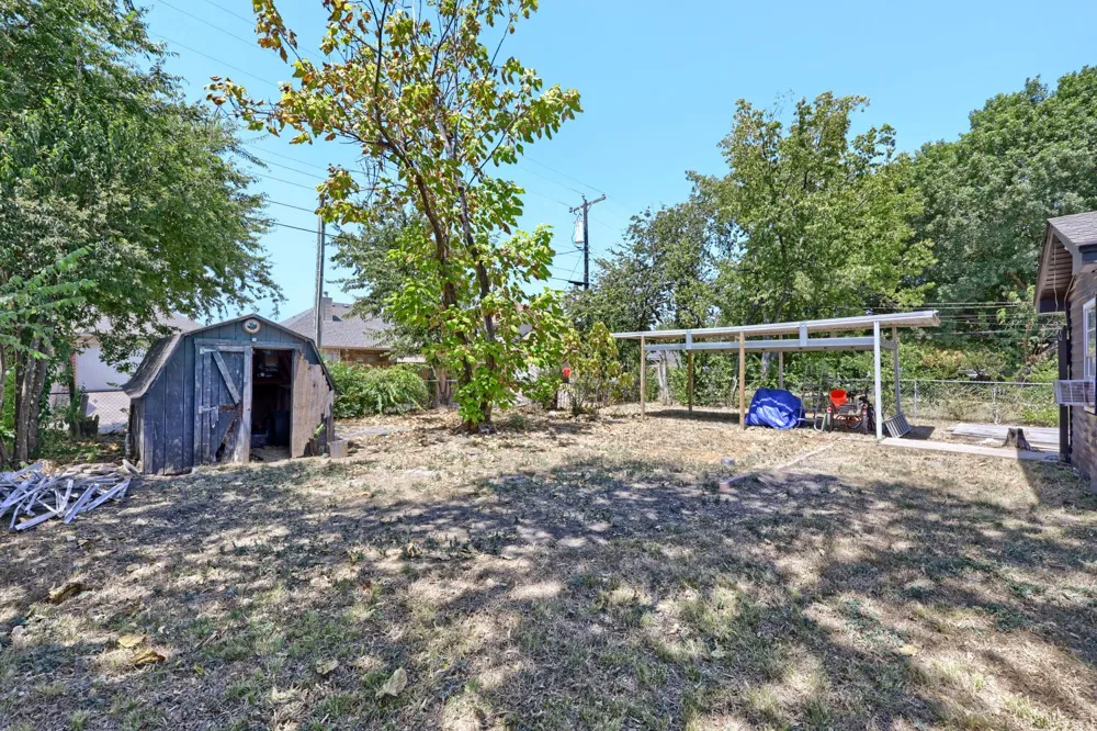 2305 Arcady Lane Lancaster, TX 75134