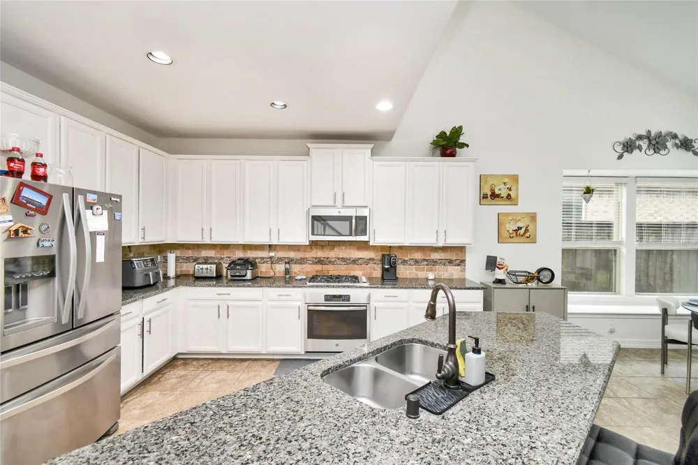 14 S Estherwood Place The Woodlands, TX 77354