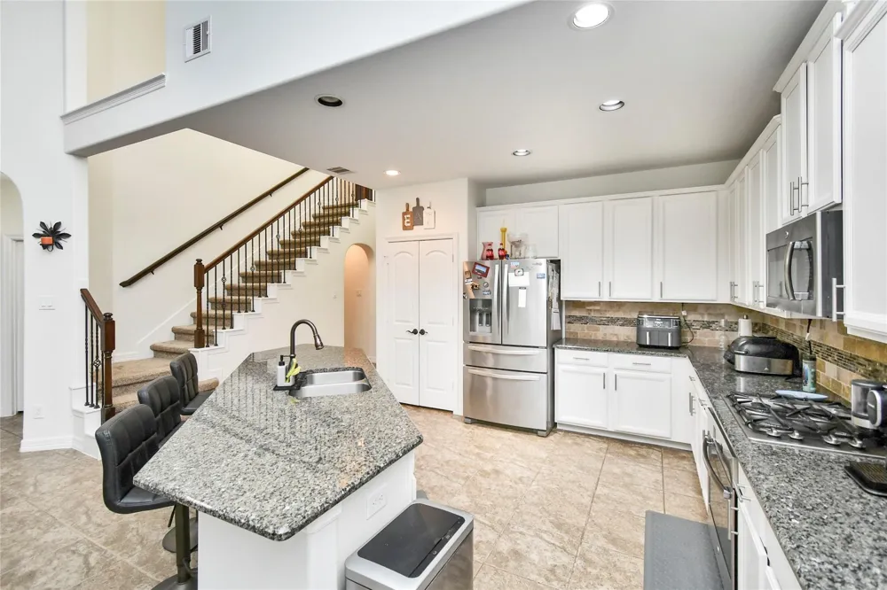 14 S Estherwood Place The Woodlands, TX 77354