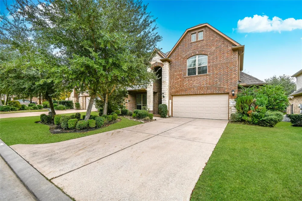 14 S Estherwood Place The Woodlands, TX 77354