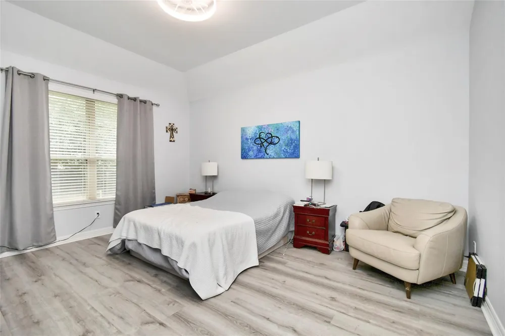 14 S Estherwood Place The Woodlands, TX 77354