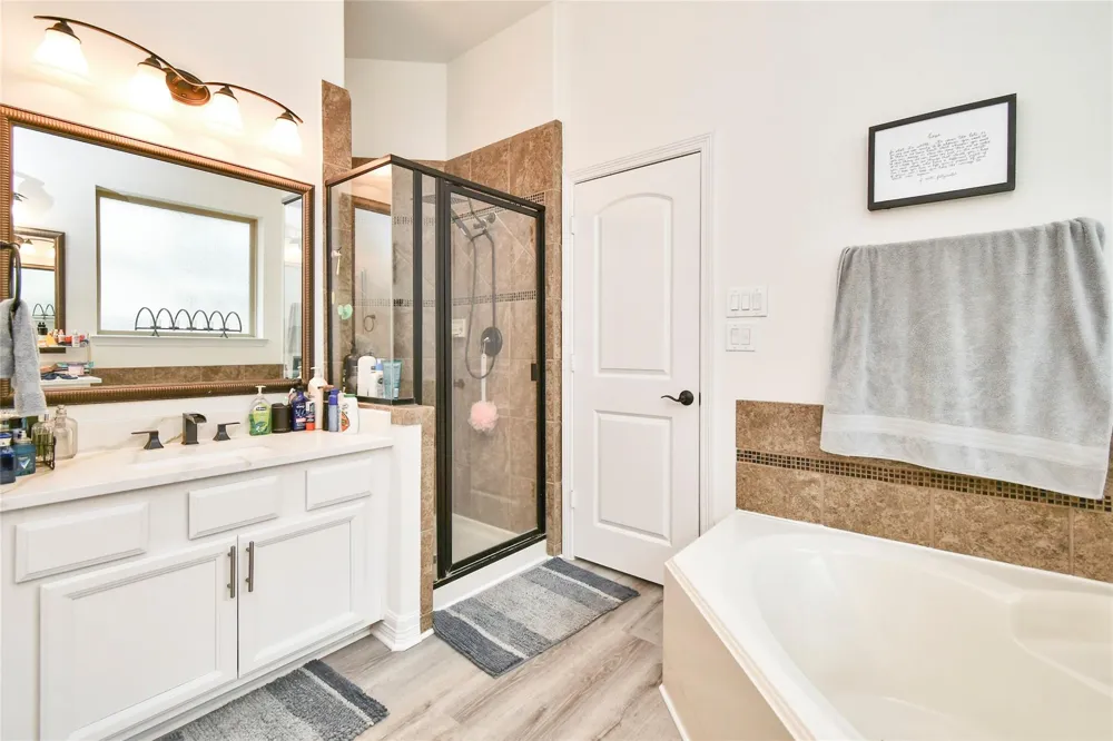 14 S Estherwood Place The Woodlands, TX 77354
