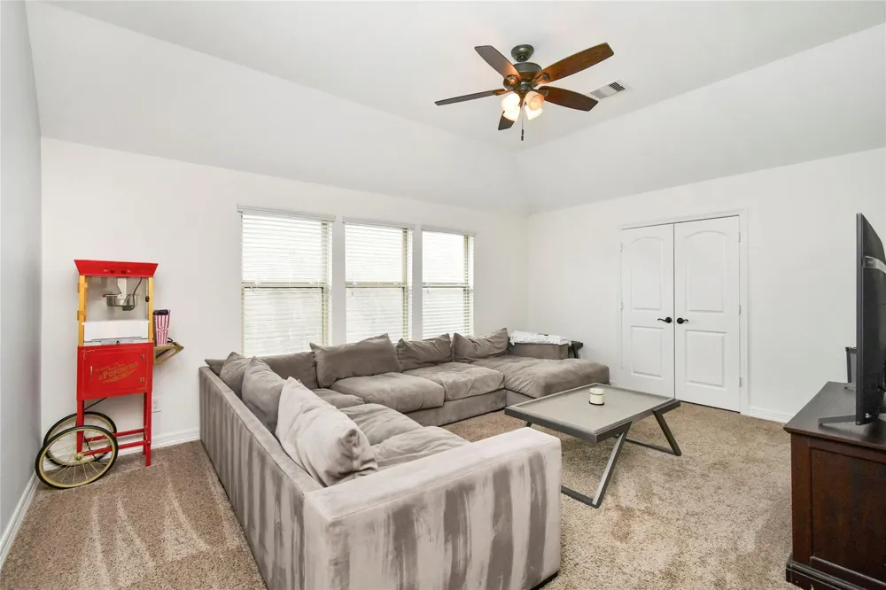 14 S Estherwood Place The Woodlands, TX 77354