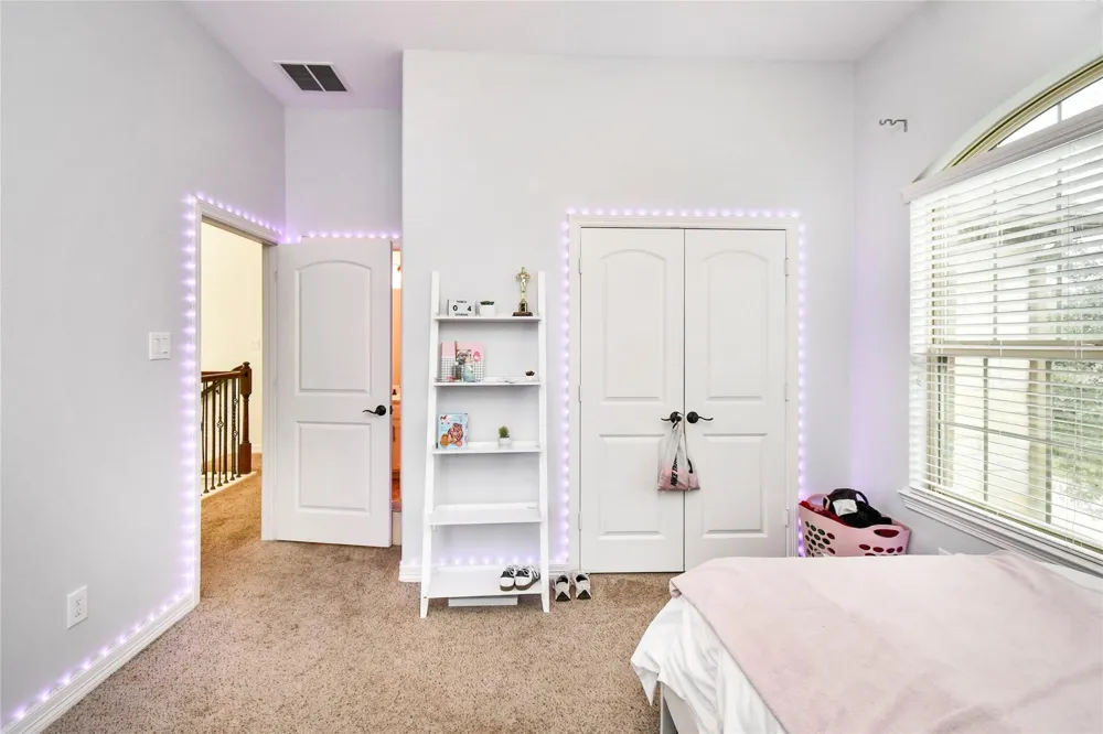 14 S Estherwood Place The Woodlands, TX 77354