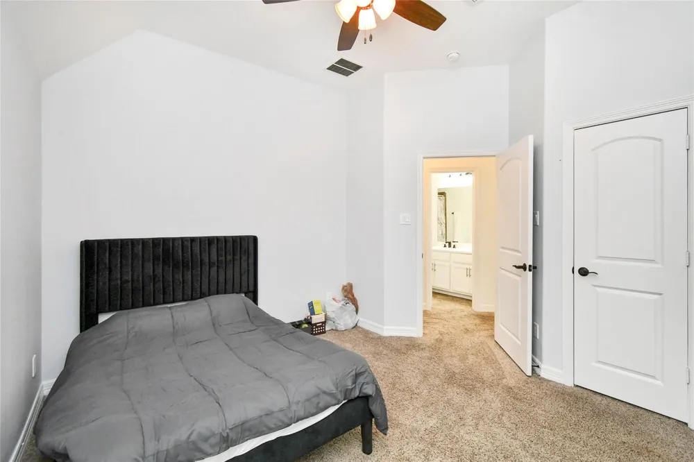 14 S Estherwood Place The Woodlands, TX 77354