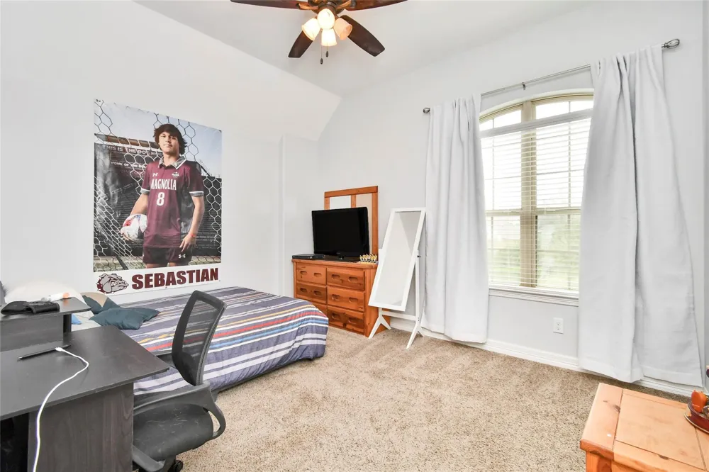 14 S Estherwood Place The Woodlands, TX 77354